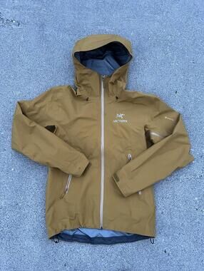 Arc'teryx Men's Beta LT Goretex Waterproof Jacket Size Small Yellow Orange